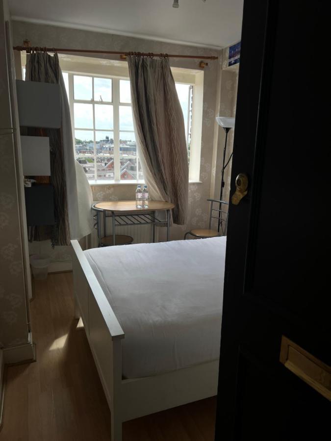 Super Located Studio In South Ken At Chelsea Cloister ロンドン エクステリア 写真