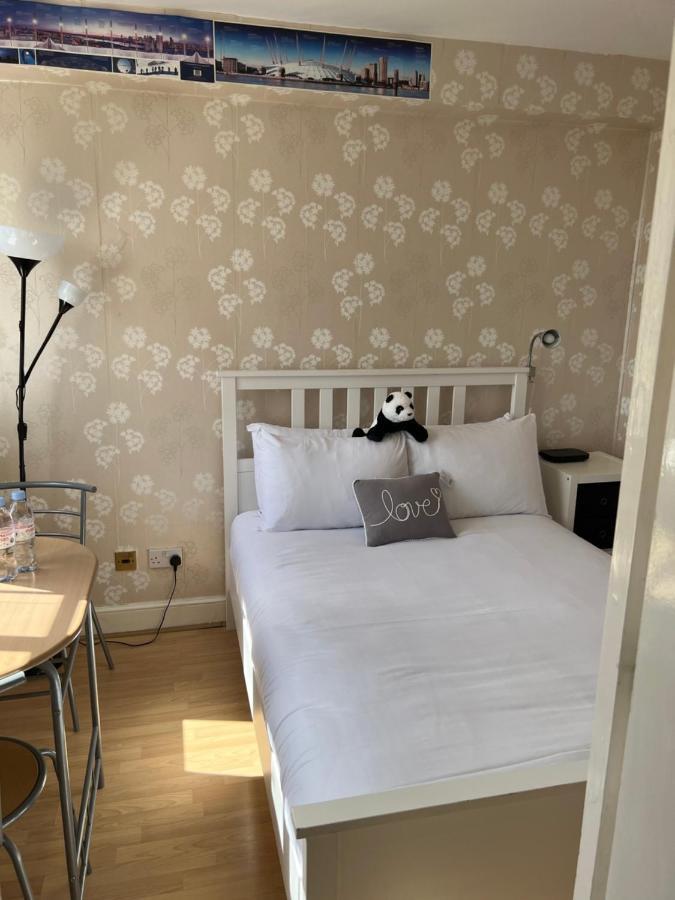 Super Located Studio In South Ken At Chelsea Cloister ロンドン エクステリア 写真