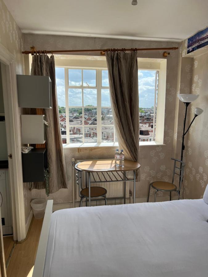 Super Located Studio In South Ken At Chelsea Cloister ロンドン エクステリア 写真